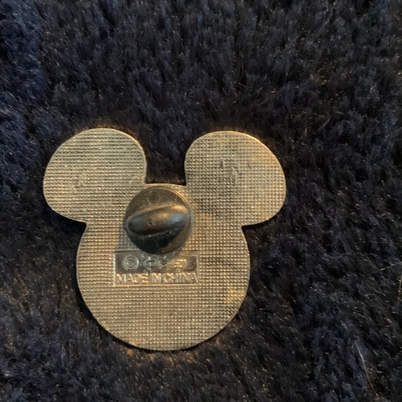 Disney Mickey Mouse patriotic pin - Picture 2 of 2
